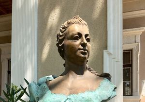 5.) Statua Marije Terezije